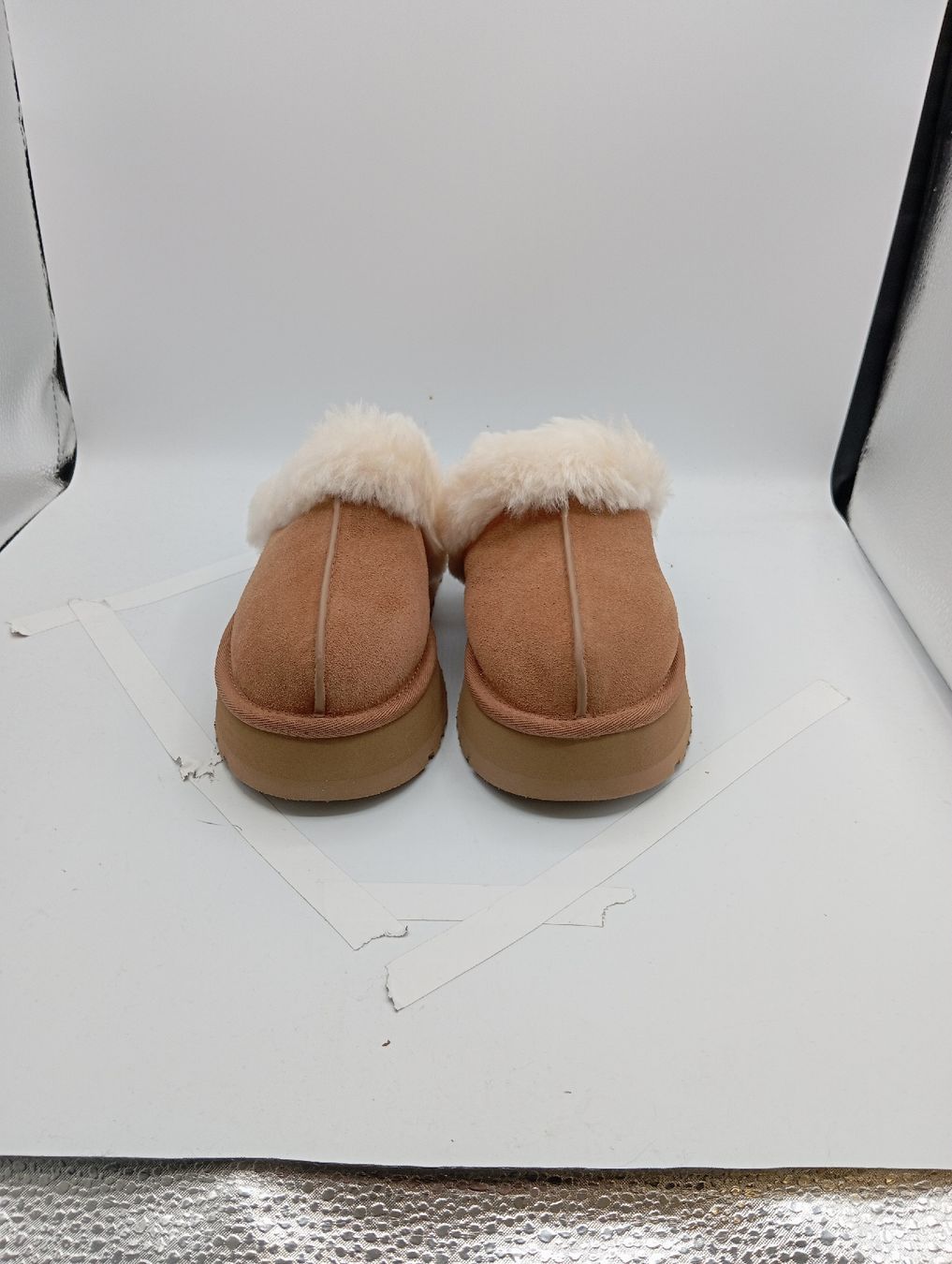 Ugg Scarpe da donna: UGG Disquette Slipper - Chestnut (EU36) – Nuovo e nell'imballaggio originale da Schaffhausen venduto da outlez 2