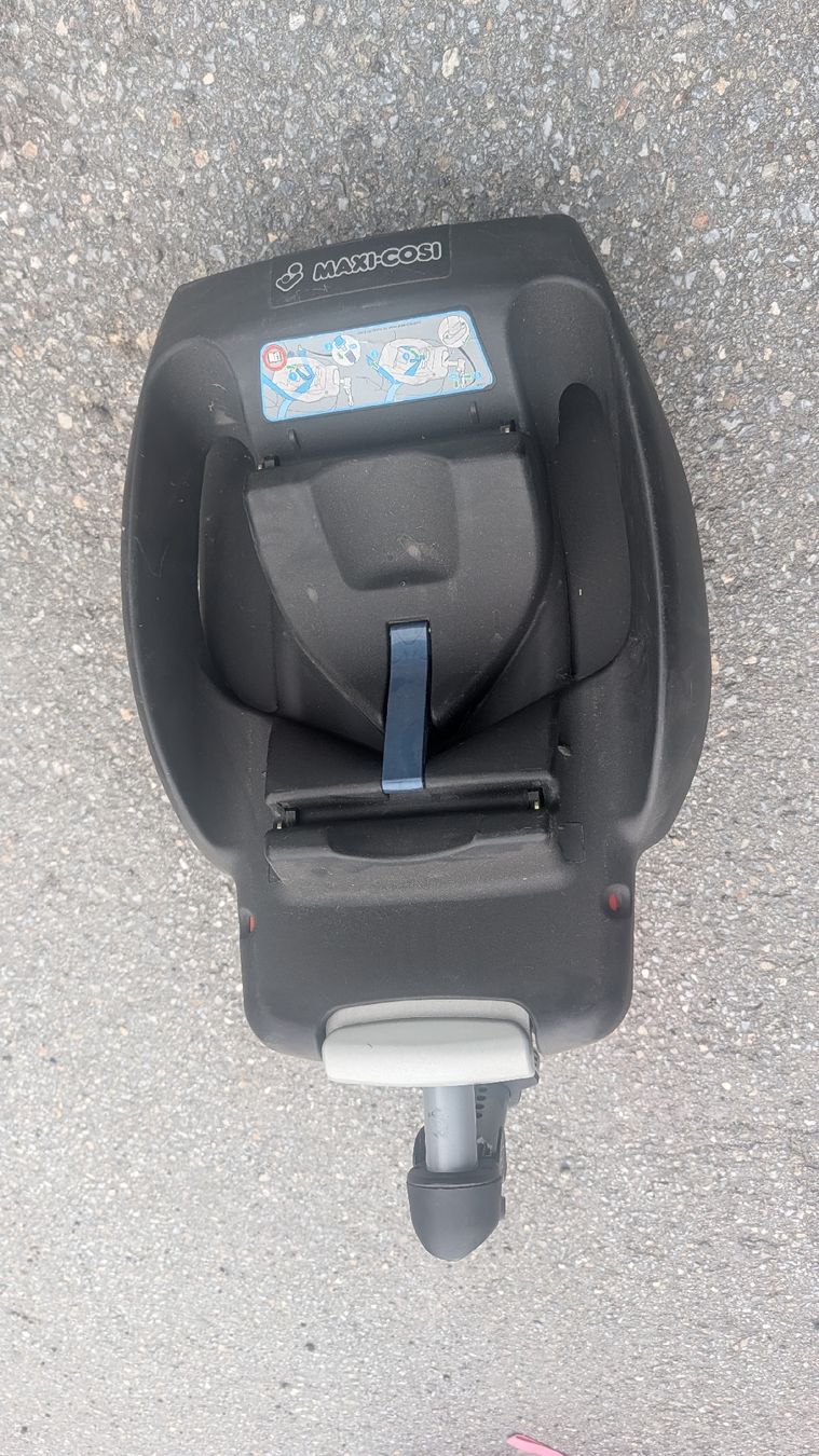 Maxi-Cosi Seggiolini per auto: Maxi-Cosi EasyBase 2 Kindersitz Basis gebraucht – Usato da Fieschertal venduto da Jann.b