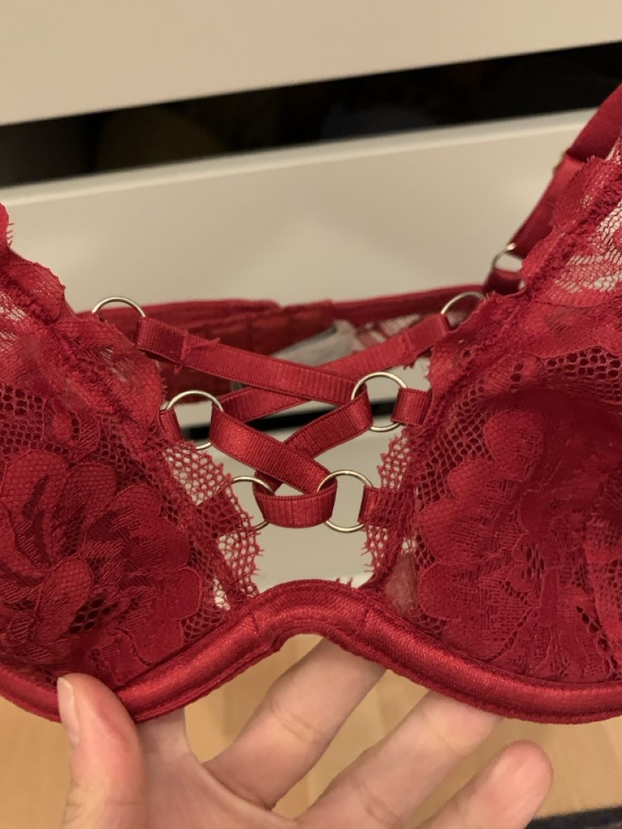 Manor Altra biancheria intima: Soutien-gorge rouge – Usato da Prangins venduto da val_2c72 2