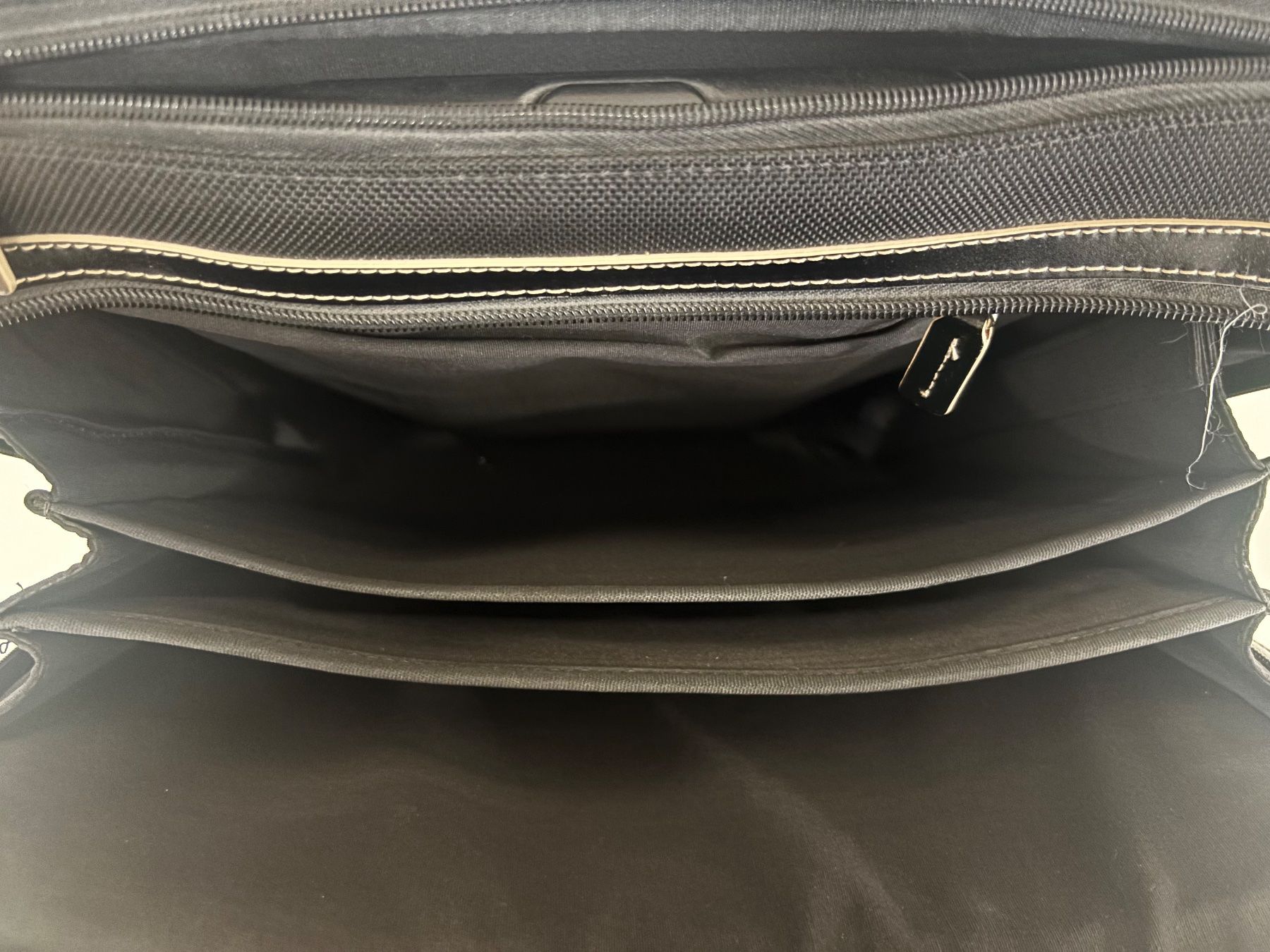 Valigie: Jack Georges Rollkoffer schwarz – Usato da Wettingen venduto da Wendemarket 6
