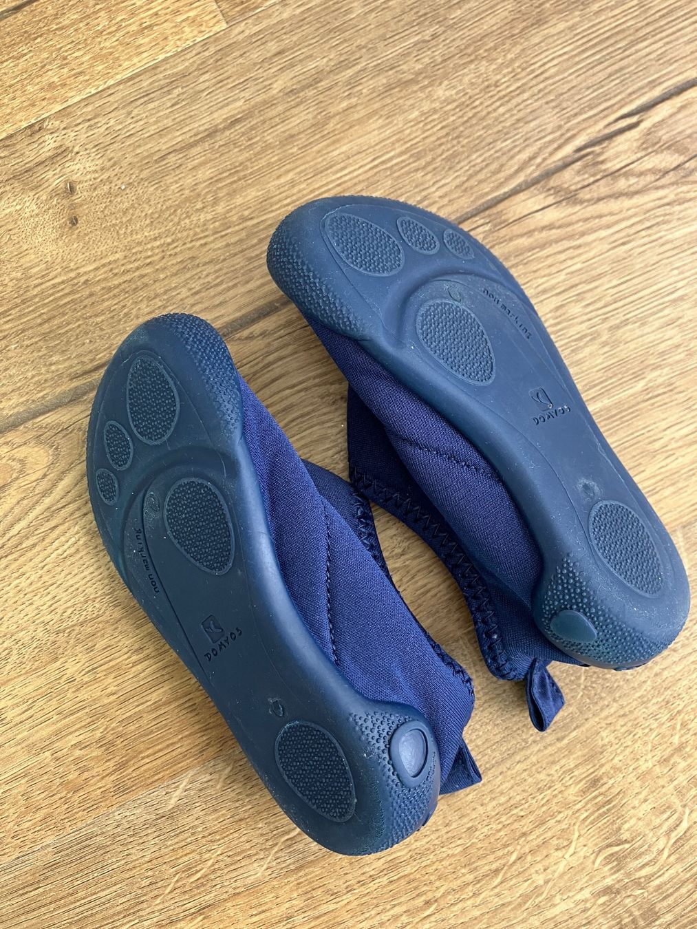 Decathlon Scarpe per ragazzi: Baby slippers shoes 21 – Usato da Brugg AG venduto da Magna3 3