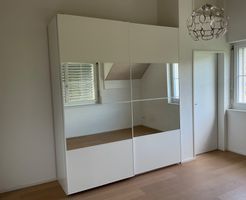 Kleiderschrank
