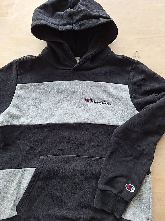 Pullover & Sweatshirts: Pullover Champion Gr.152/158 – Gebraucht aus Seewis-Dorf von GAGAGAGSGAGA 1