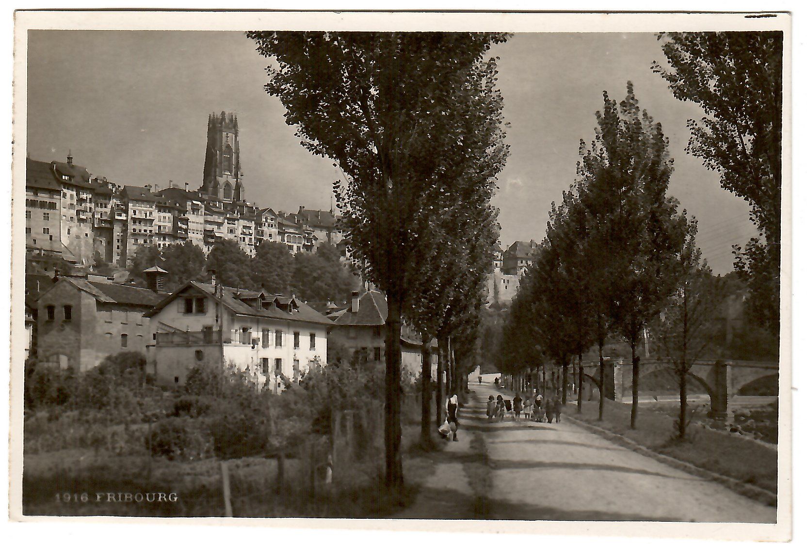 Cartoline postali: Ansichtskarte  Fribourg – Usato da Kerns venduto da etma3
