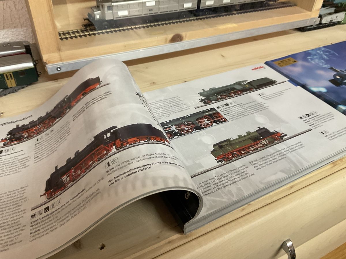 Zeitschriften & Magazine: Gesamtprogramm Märklin – Neu (gemäss Beschreibung) aus Wald ZH von Sbbemilio 2