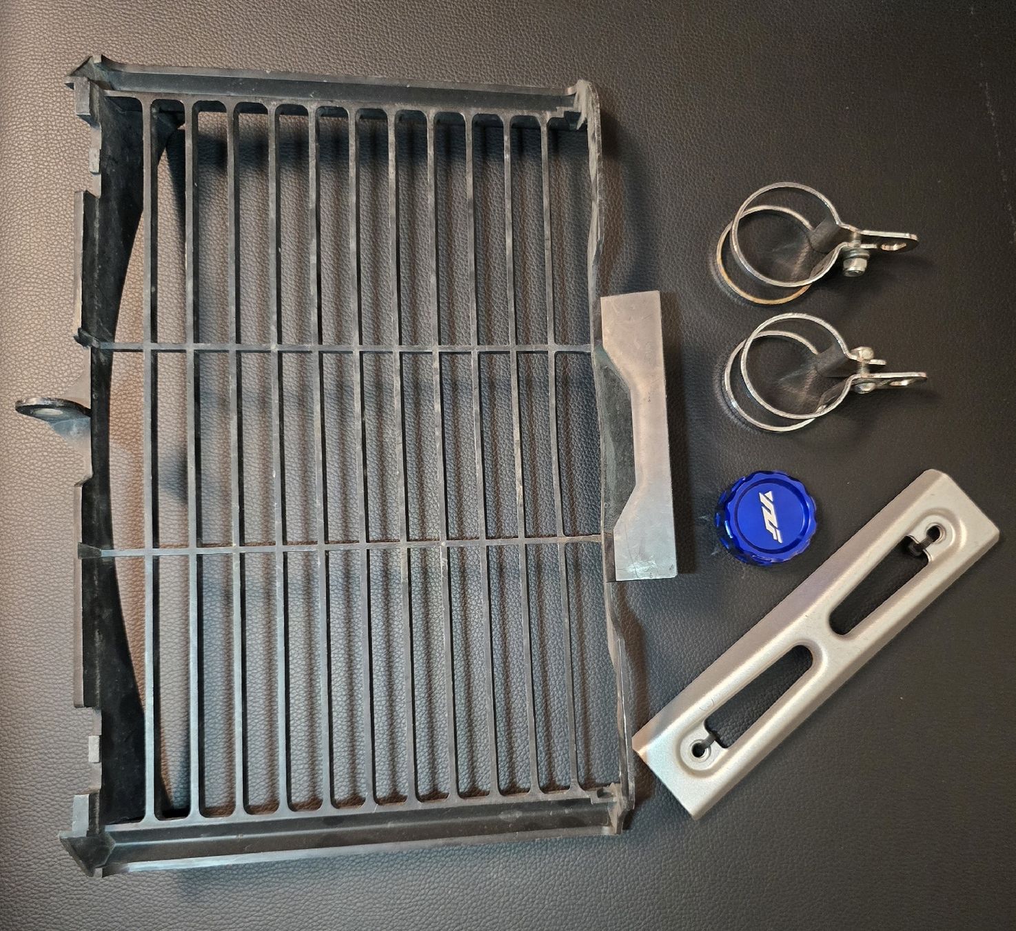 Yamaha Strada: Yamaha FZ6S Teilepaket – Usato da Wangs venduto da Restposten.Garage