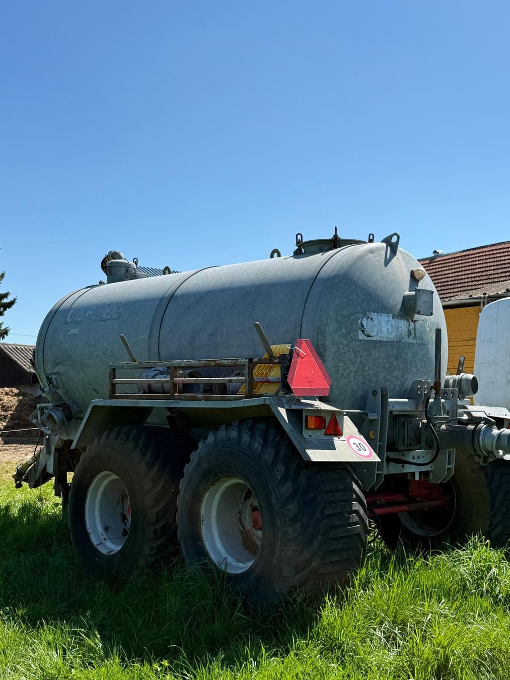 Accessori: Güllenfass 7000Liter – Usato da Krinau venduto da P.grob 2