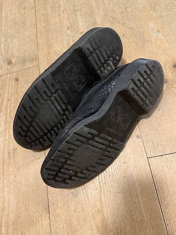 Scarpe da donna: Dr. Martens Halbschuhe - snake print – Usato da Wädenswil venduto da dom_fon 1