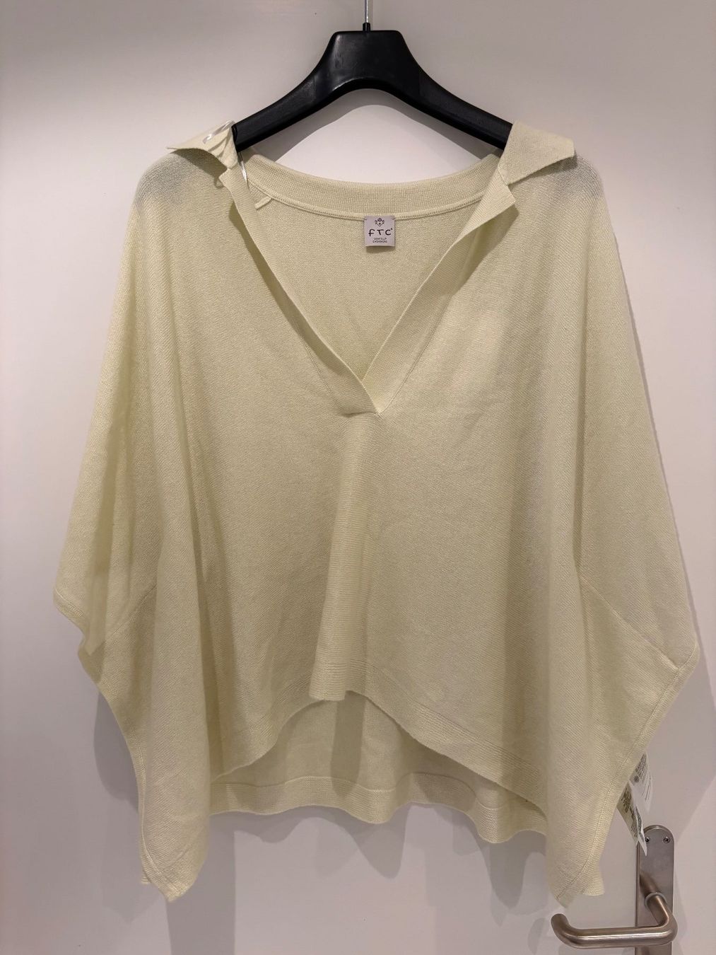 FTC Pulls & Sweat-shirts: Pullover FTC 50% CASHMERE -  Size M - NEW with tag – Neuf avec emballage d'origine à Muzzano par Sidney_3