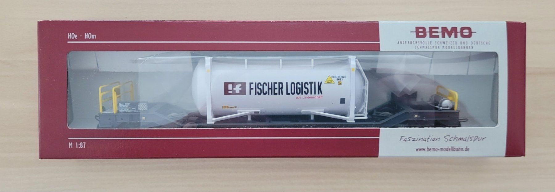 Bemo Modellini di ferrovie: Bemo RhB Sb-v 7727 mit Container "Fischer", Sondermodell H0m – Nuovo e nell'imballaggio originale da Bremgarten AG venduto da Sportivo2007