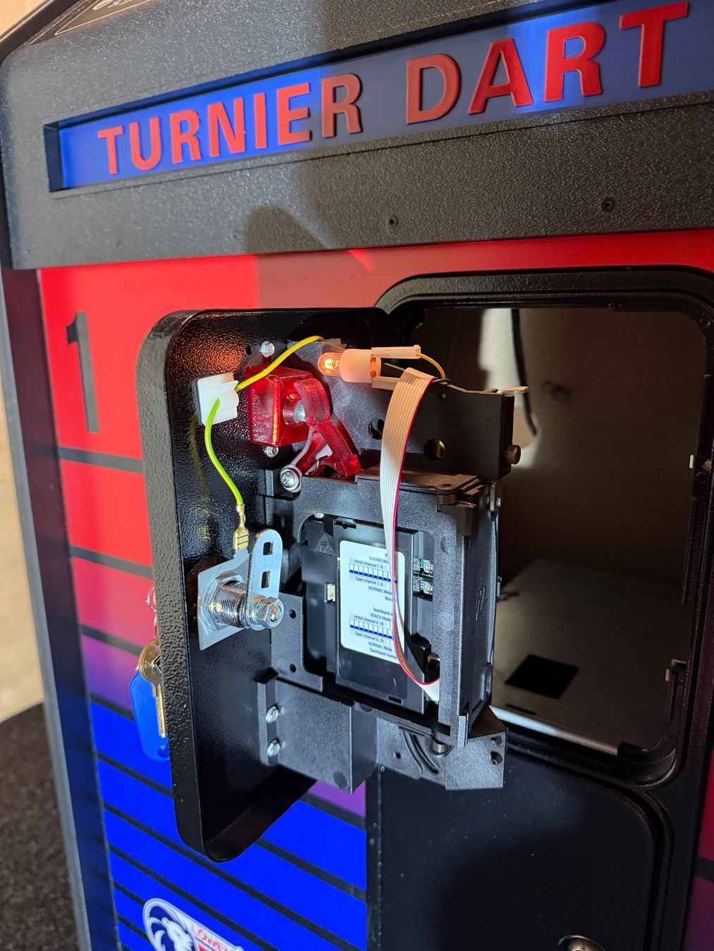 Slot Machine: Löwen HB8 Dartautomat – Usato da Zürich venduto da Syossmen 4