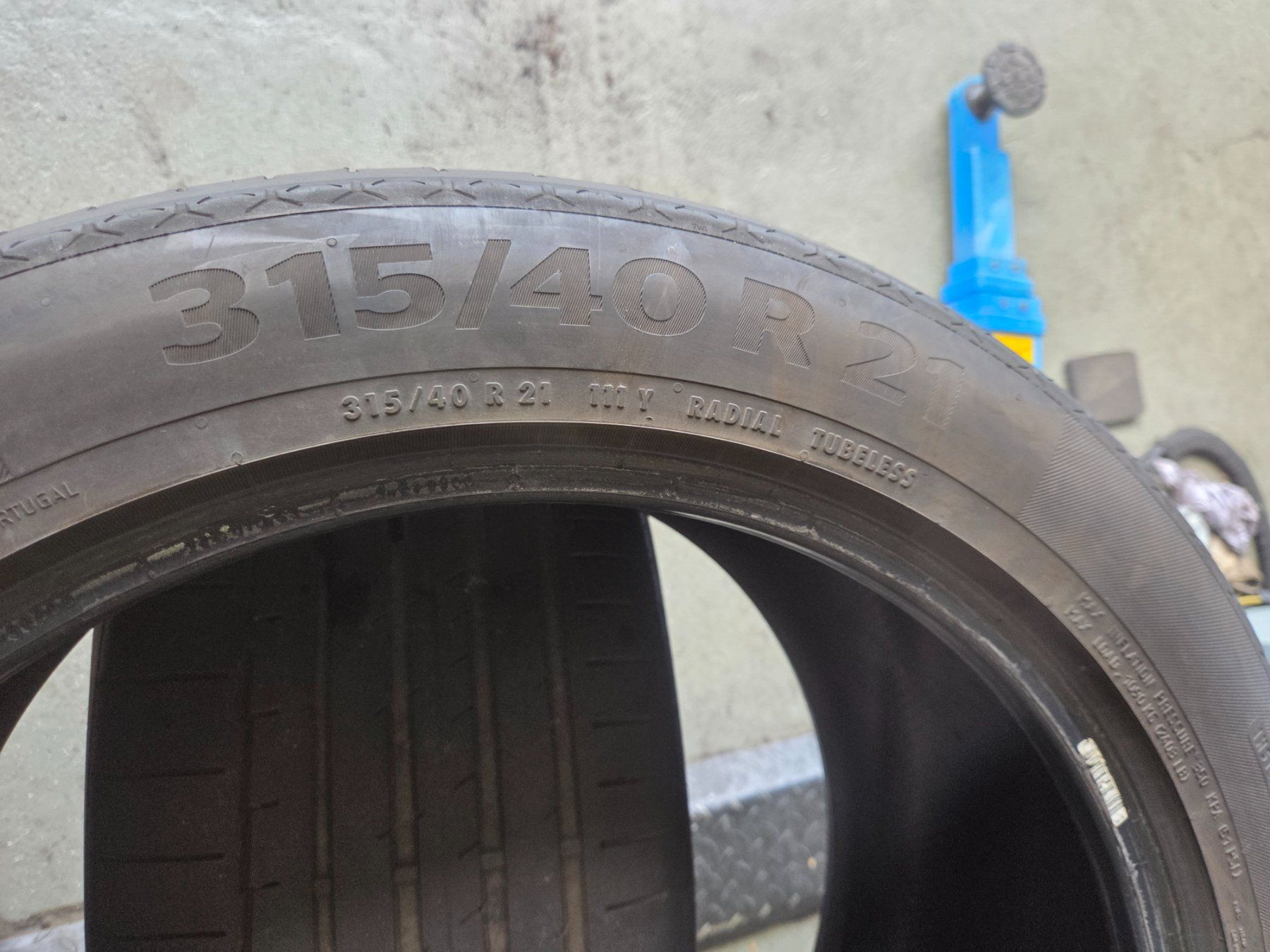 Pneus & Roues: 315 / 40 R 21 – D'occasion à Fischbach-Göslikon par Emanuel.Bardhi 4