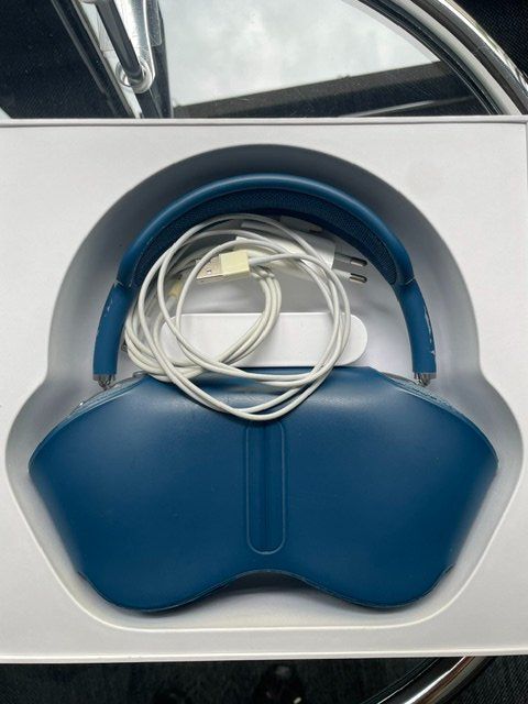 Apple Casques audio: AirPods Max with Smart Case – D'occasion à Zürich par manchester1979 1