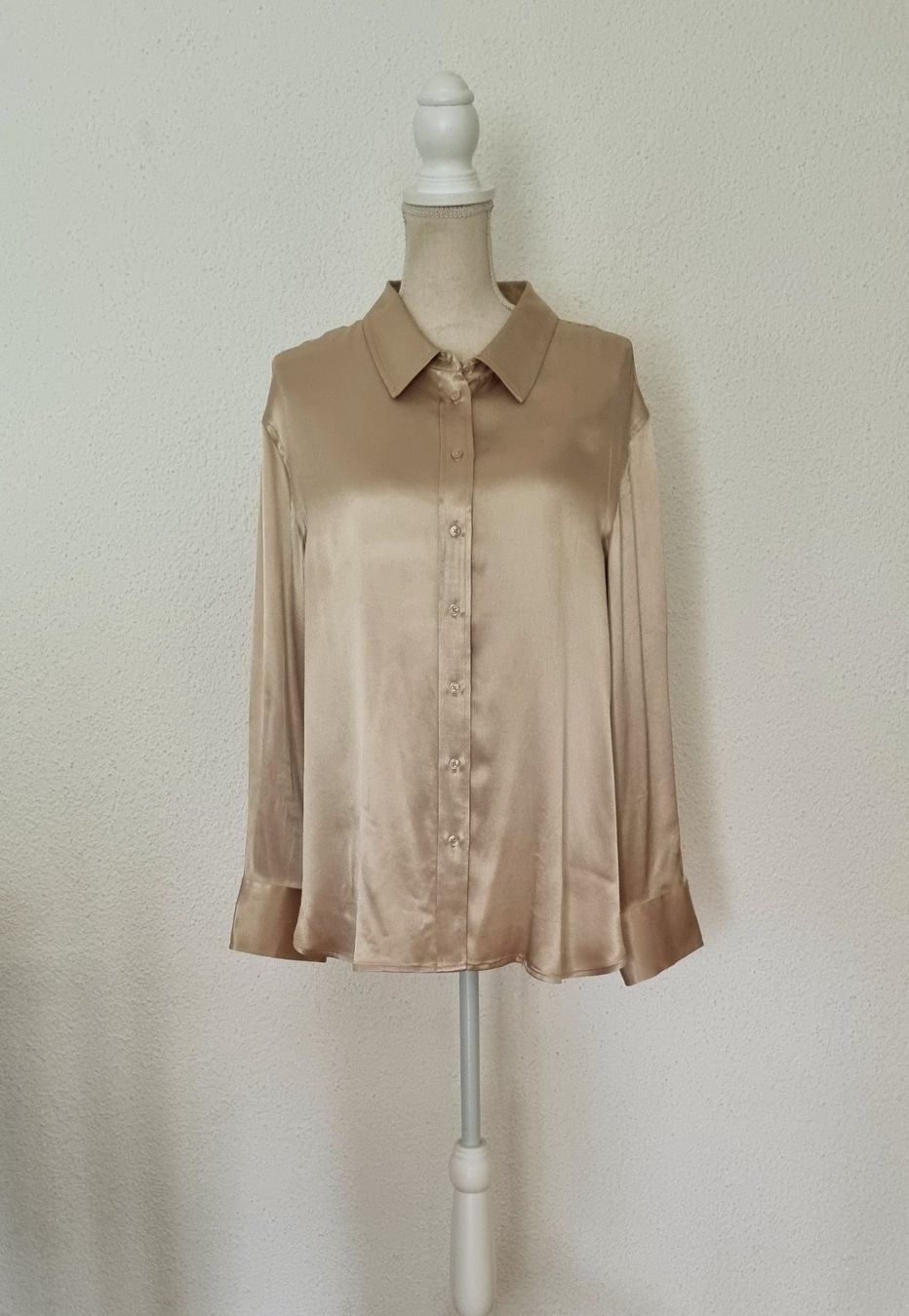 Opus Blusen: Schöne Satin Bluse von der Marke OPUS Gr. 42 – Neu (gemäss Beschreibung) aus Schneisingen von backstore24