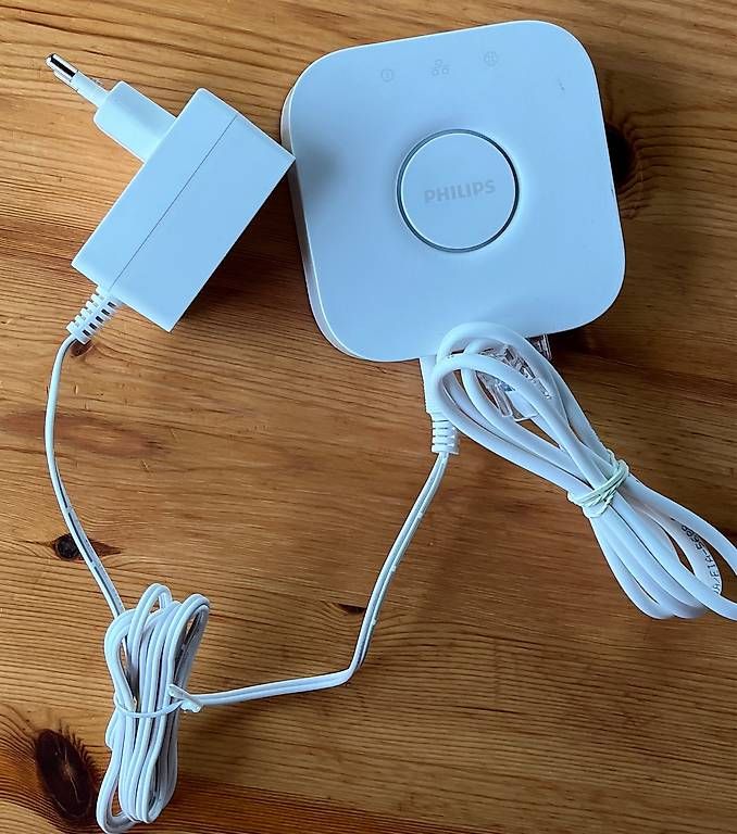 Philips Hub & Switch: Philips Hue Bridge – Usato da Zürich venduto da nisone