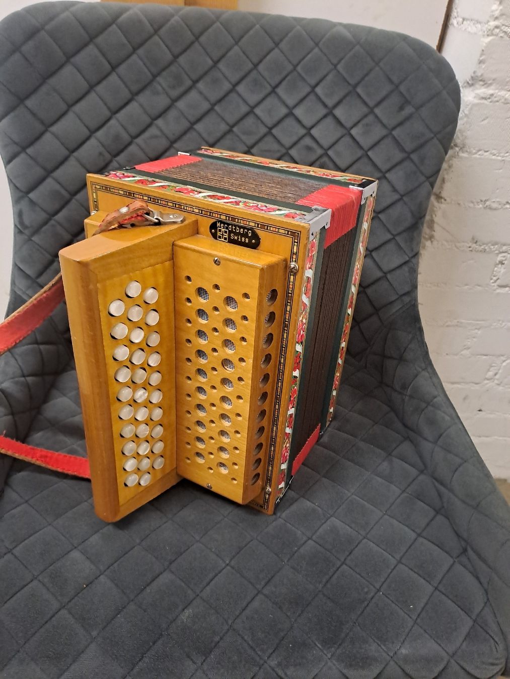 Strumenti musicali: schwyzerorgeli ton B Klein model  – Usato da Villeneuve venduto da BibiVintage 1