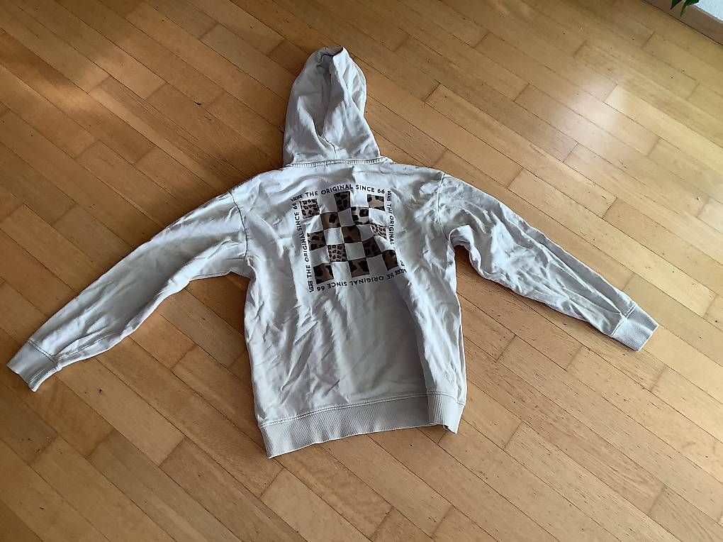 Pullover & Sweatshirts: Hoodie – Gebraucht aus Affoltern am Albis von ShugAaA 1