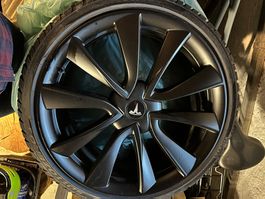 Tesla Model 3 Performance Winter Kompletträder 20 zoll