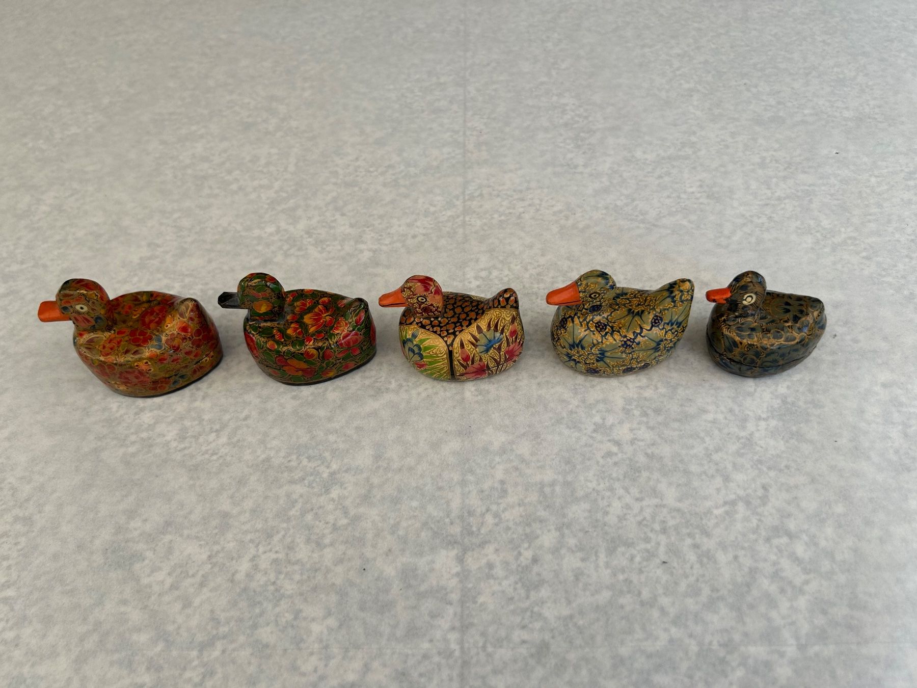 Statuette: 5 Entenfiguren bunt bemalt guter Zustand – Usato da Etzelkofen venduto da Botti50 1