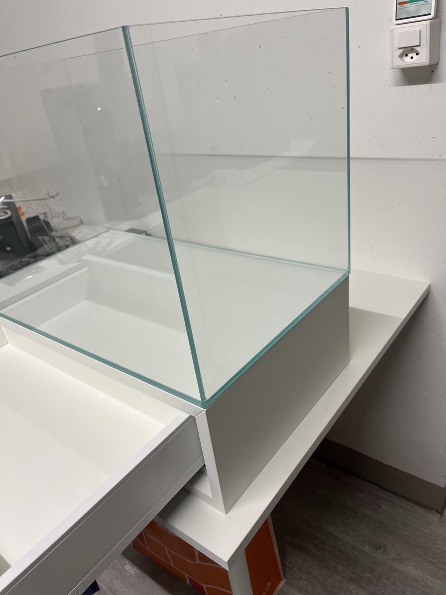 Acquari: Aquarium mit Möbel – Nuovo e nell'imballaggio originale da Volketswil venduto da asc_yp5h 2