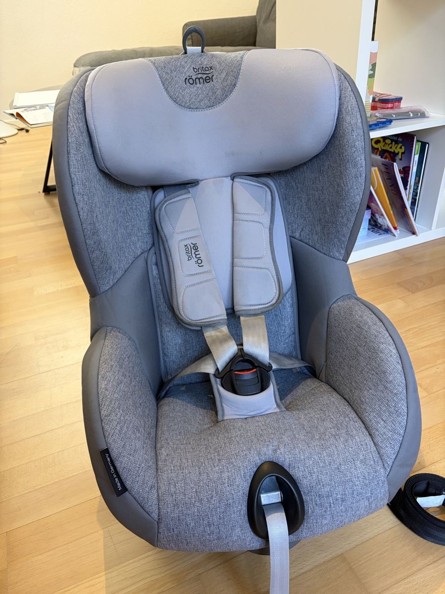 Britax Römer Seggiolini per auto: Kindersitz Britax RÖMER – Usato da Sion venduto da stefur86