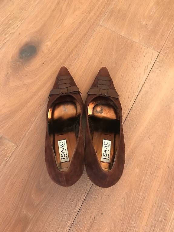 Scarpe da donna: Escarpins en daim marron 39 – Usato da Chêne-Bougeries venduto da Luke17 4