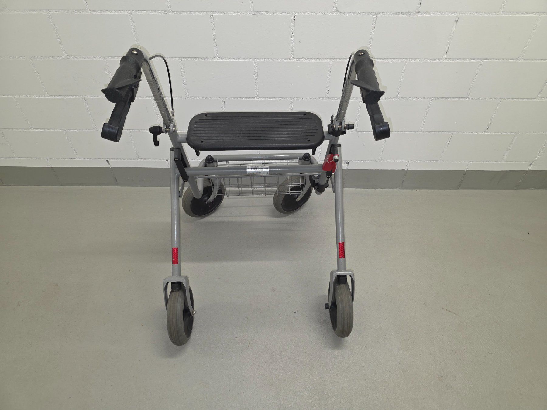 Aides à la marche: Rollator – D'occasion à Rüti ZH par StandbyDaffodii 1