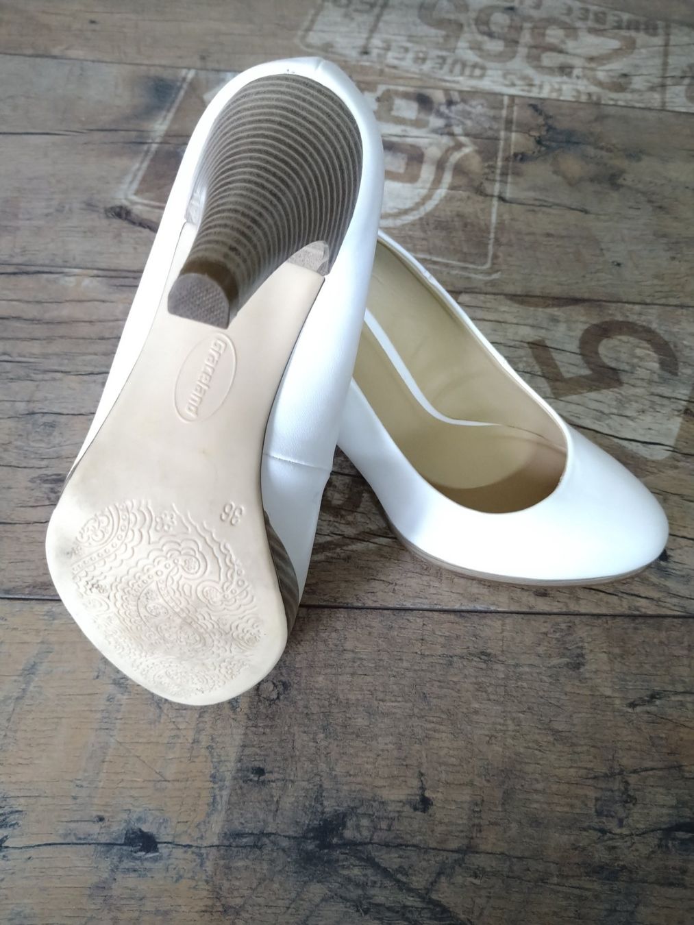 Scarpe da donna: Pumps weiss Grösse 36 – Nuovo (secondo la descrizione) da Steinmaur venduto da Cinderella309 2