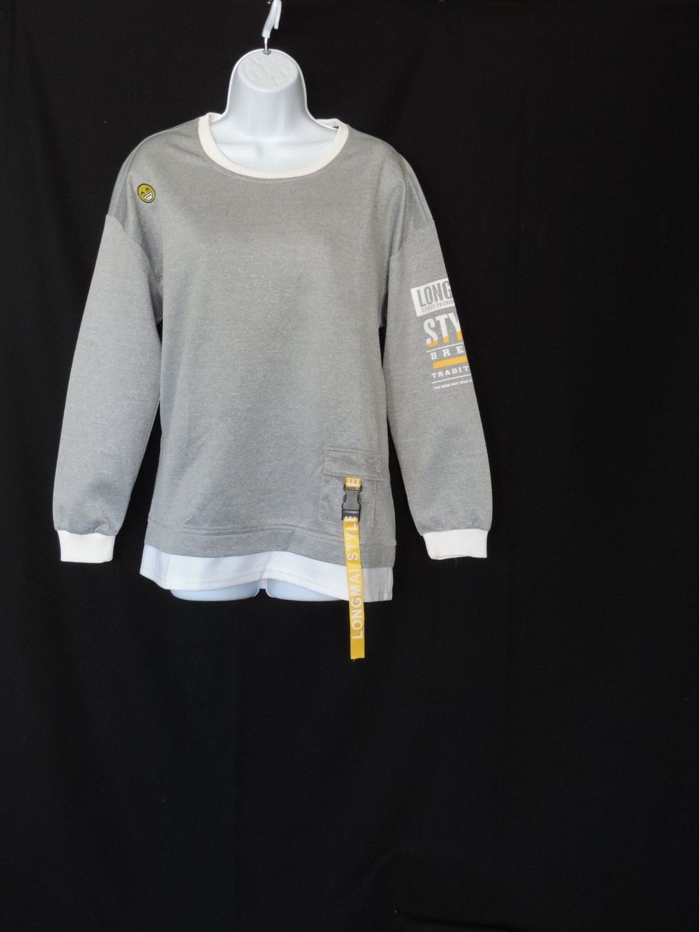 Maglioni & Felpe: pull Gris avec porte clef – Nuovo (secondo la descrizione) da Genève venduto da Axelle333 4