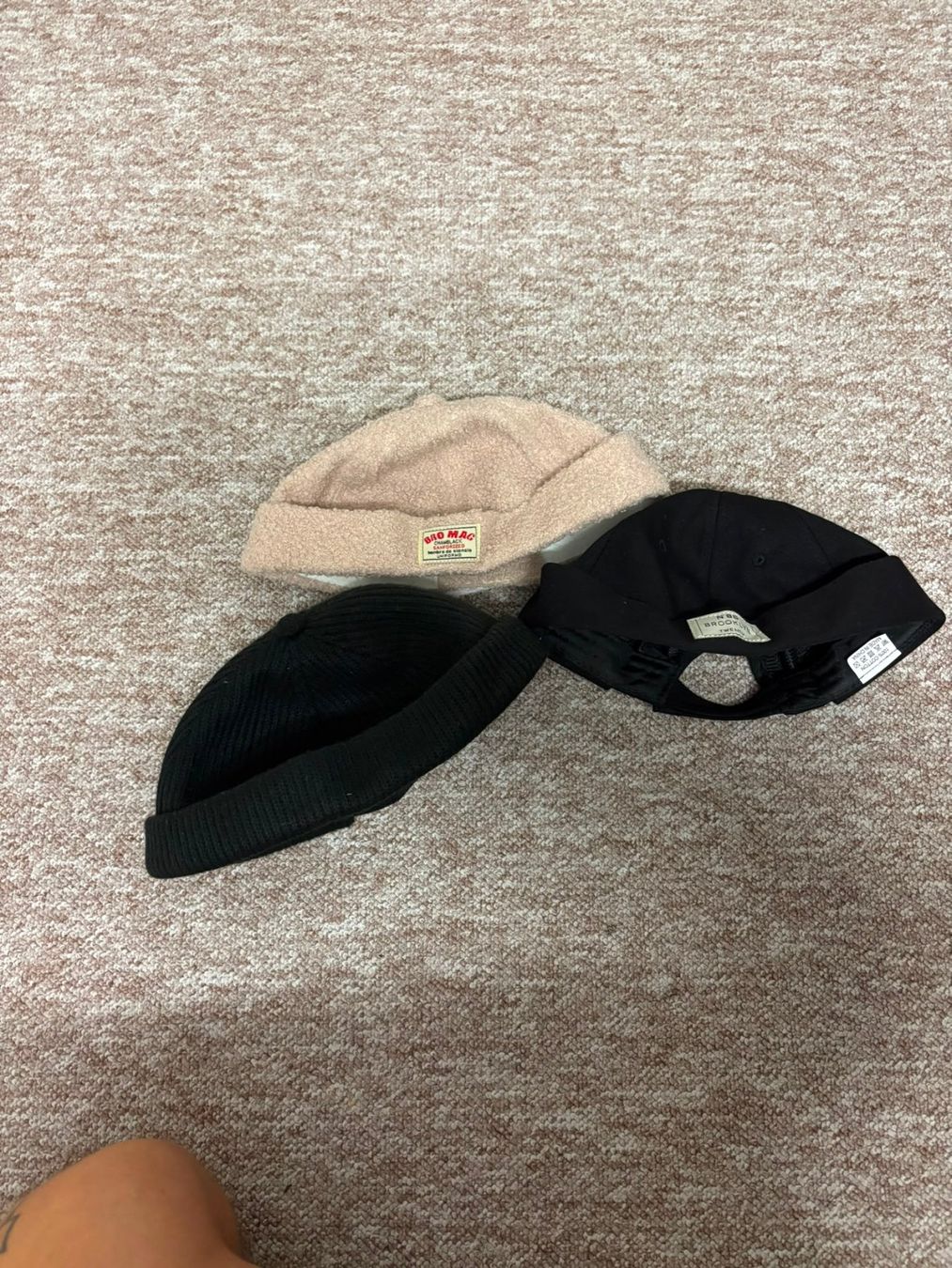 Hüte, Mützen & Caps: Docker Caps / Beanies Bundle – Gebraucht aus Adliswil von thiago1995