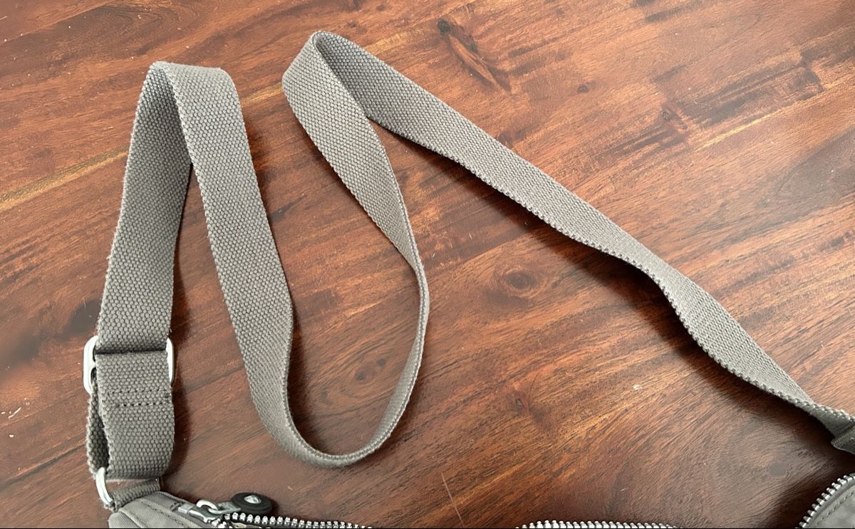 Kipling Taschen: KIPLING Umhängetasche – Gebraucht aus Chur von Pott 6