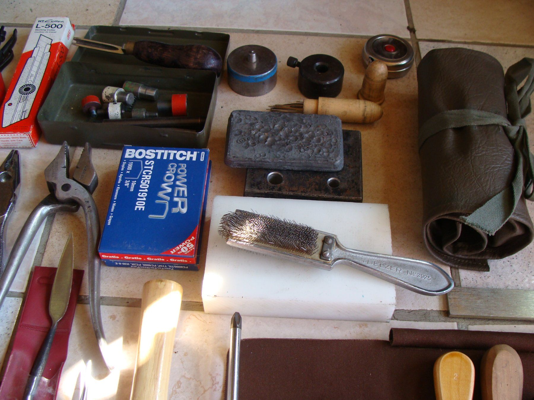 Schweizer Armee Armi bianche: Pour celliers militaires, caisse complette. – Usato da Cuarny venduto da hen_g7hn 9