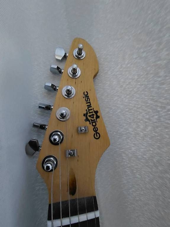 Strumenti musicali: Sehr schönes E-Gitarren-Set für Kinder oder Anfänger. – Usato da Dietikon venduto da Vent-Gary- 1