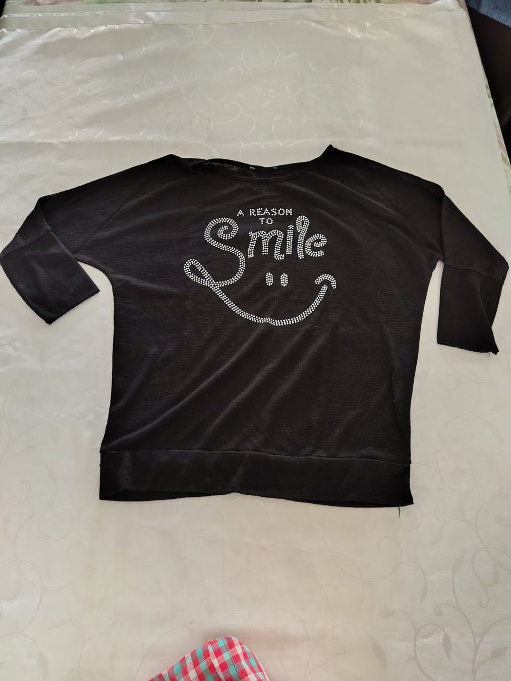 T-shirt: schwarzes Shirt mit Glitzer Smile Gr M – Nuovo (secondo la descrizione) da Brüttisellen venduto da kikaninchen79