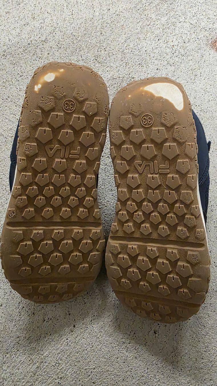 Fila Scarpe per ragazzi: Fila Winterschuhe, Grösse 33 – Usato da Glattbrugg venduto da VELIA2018 1