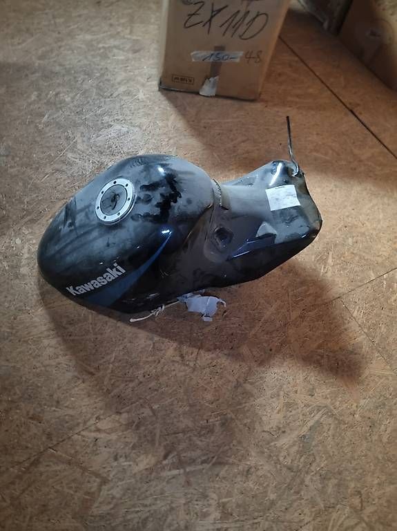 Accessori per altri veicoli: Tank ZX 11 D – Usato da Aedermannsdorf venduto da Automarkt 3