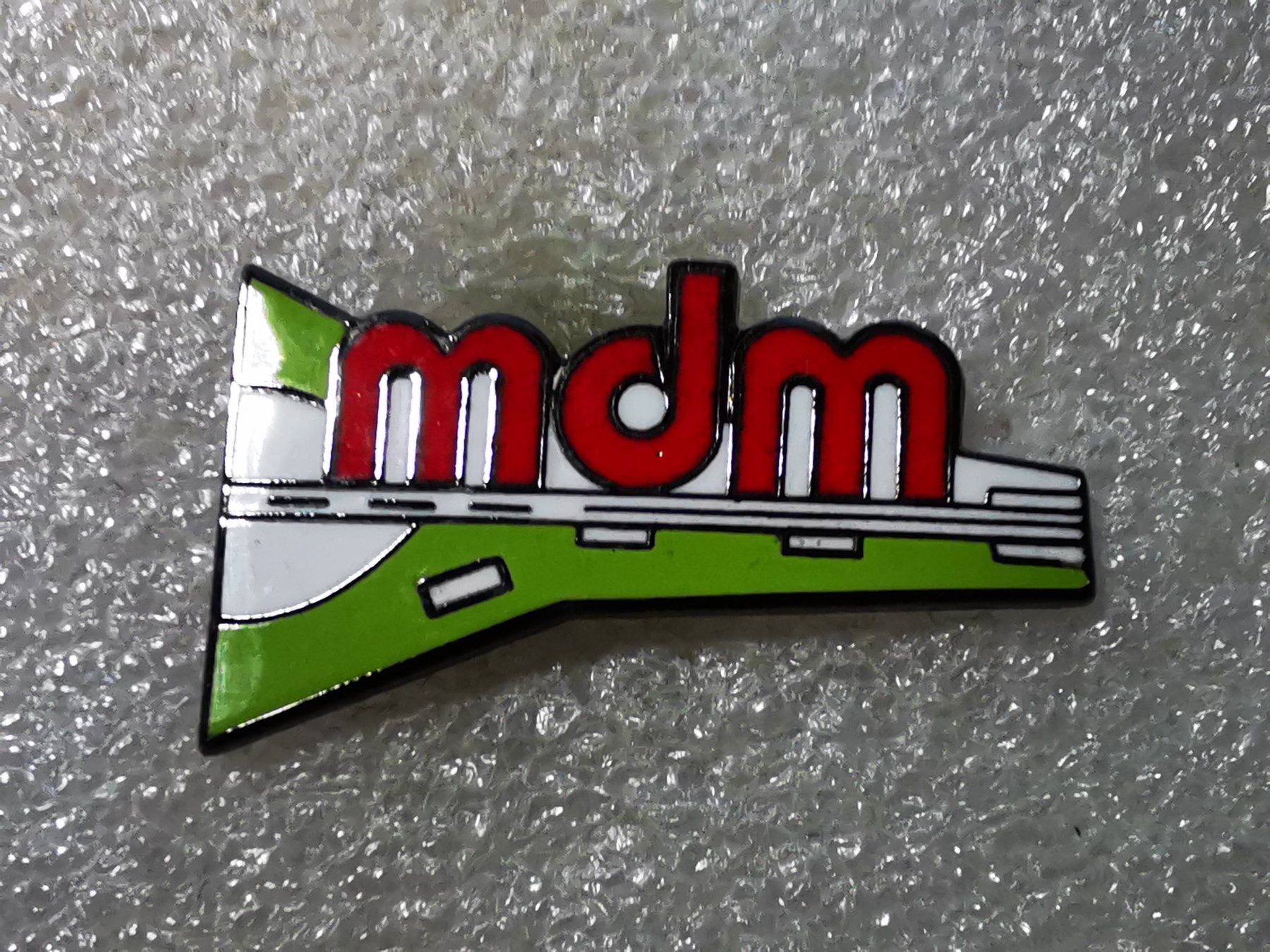 Placchette & Badge: Ansteckpin 64: mdm – Usato da Oppligen venduto da Pin-Fall-Shop