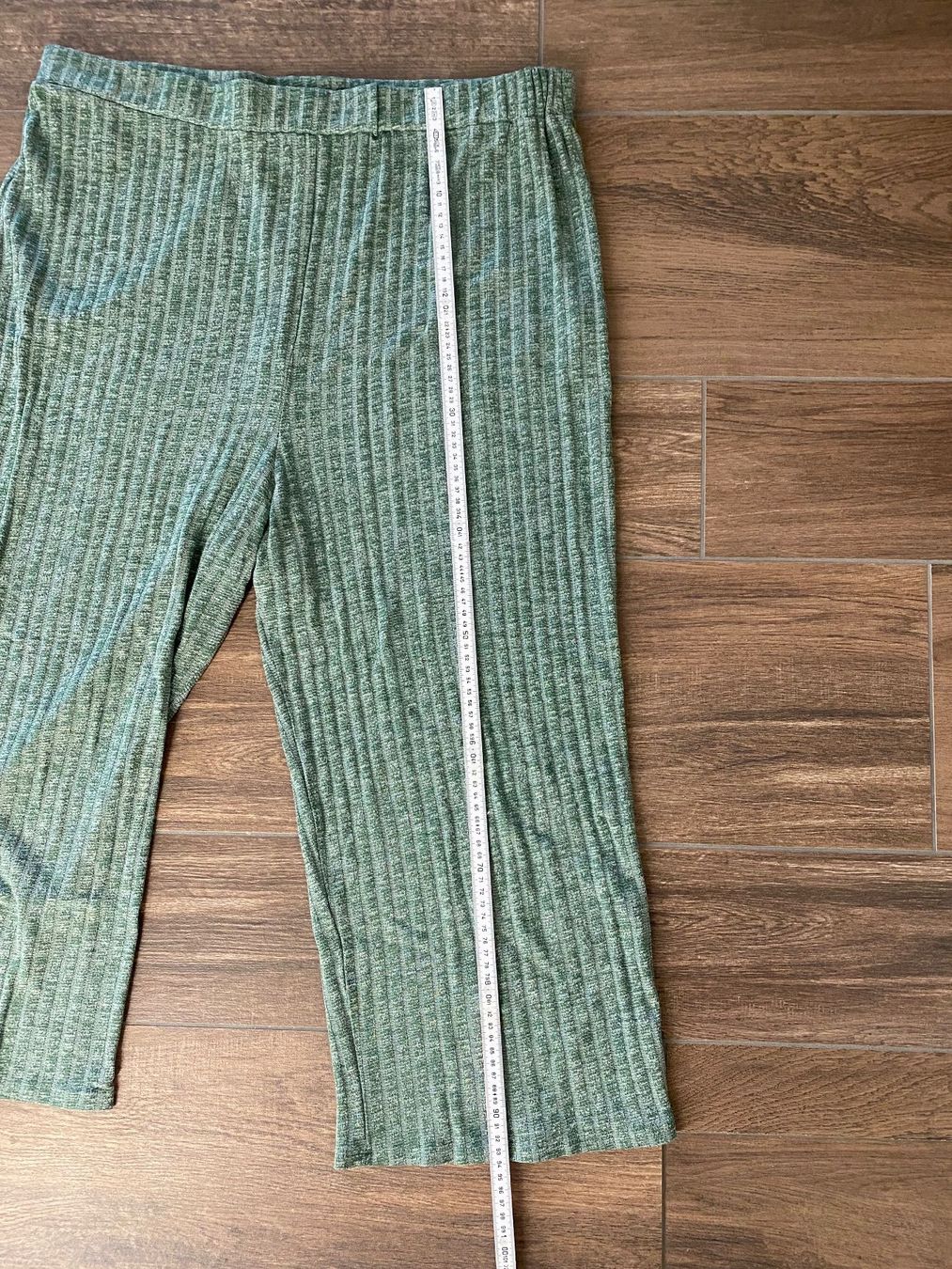 Asos Hosen: Asos Design Curve Hose elastisch grün Gr. 52 – Gebraucht aus Pratteln von a23_j2gs 5