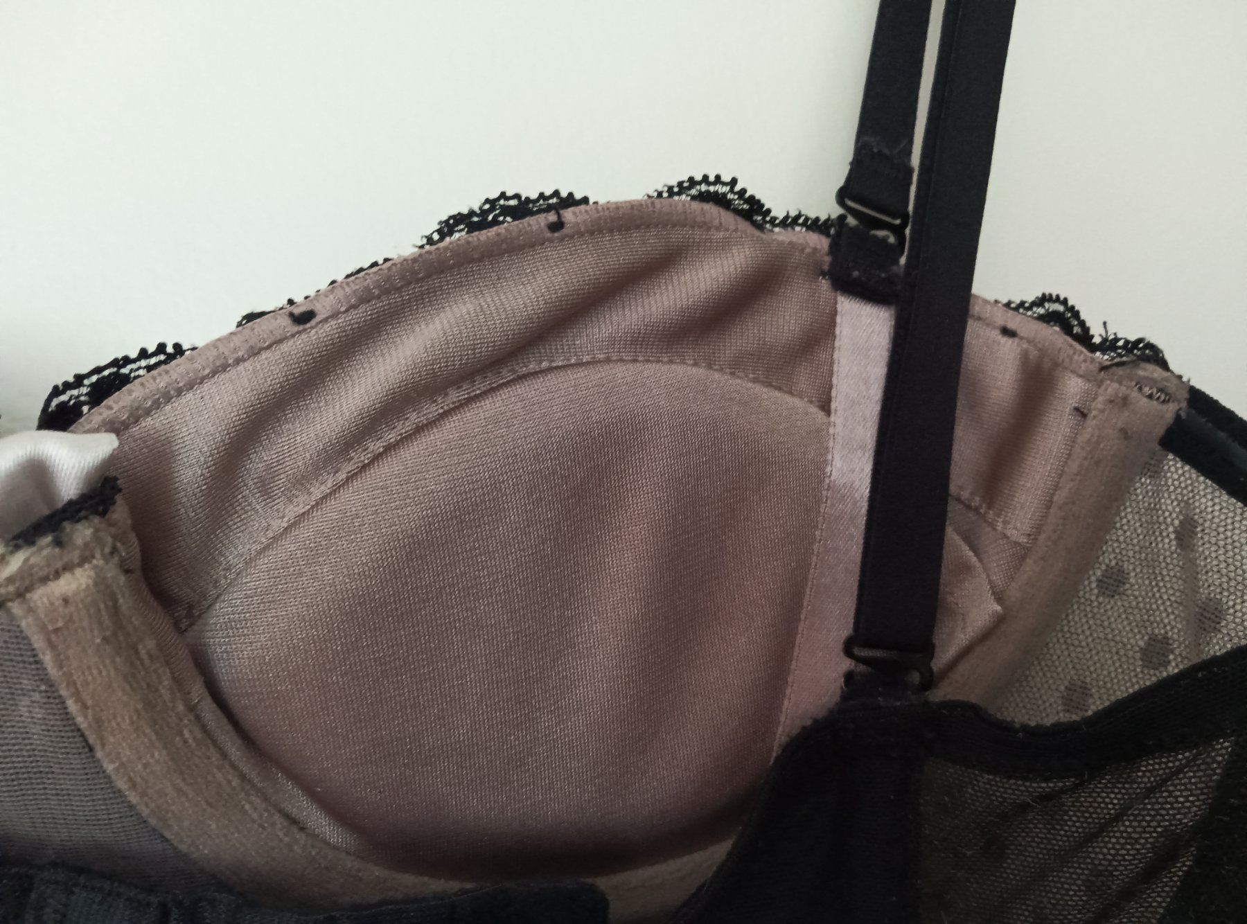 H&M Altra biancheria intima: Extravaganter BH, schwarz mit Spitze, Grösse 75B – Usato da Zürich venduto da Asteraki 1