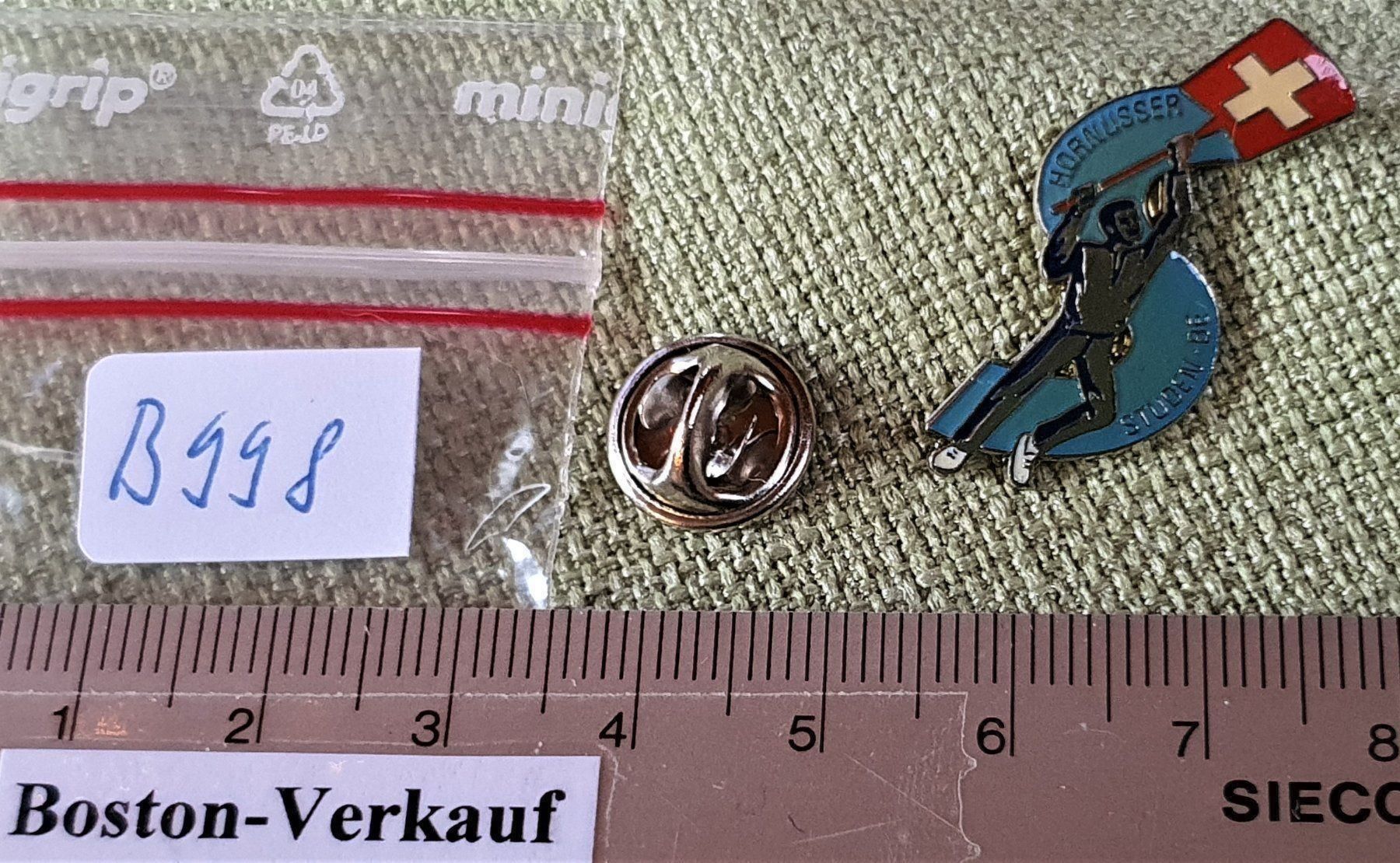 Plaketten & Abzeichen: B998 - Pin Hornussen Studen Bern Schweiz – Gebraucht aus Reinach BL von Boston-Verkauf 2