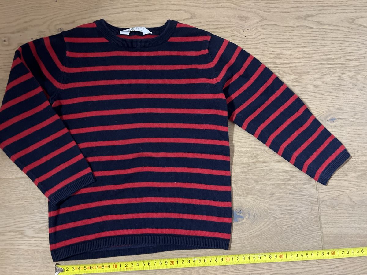 H&M Maglioni & Felpe: Pulli, Gr. 110/116 (4-6 J) Rot/schwarz gestreift – Usato da Oensingen venduto da katepe