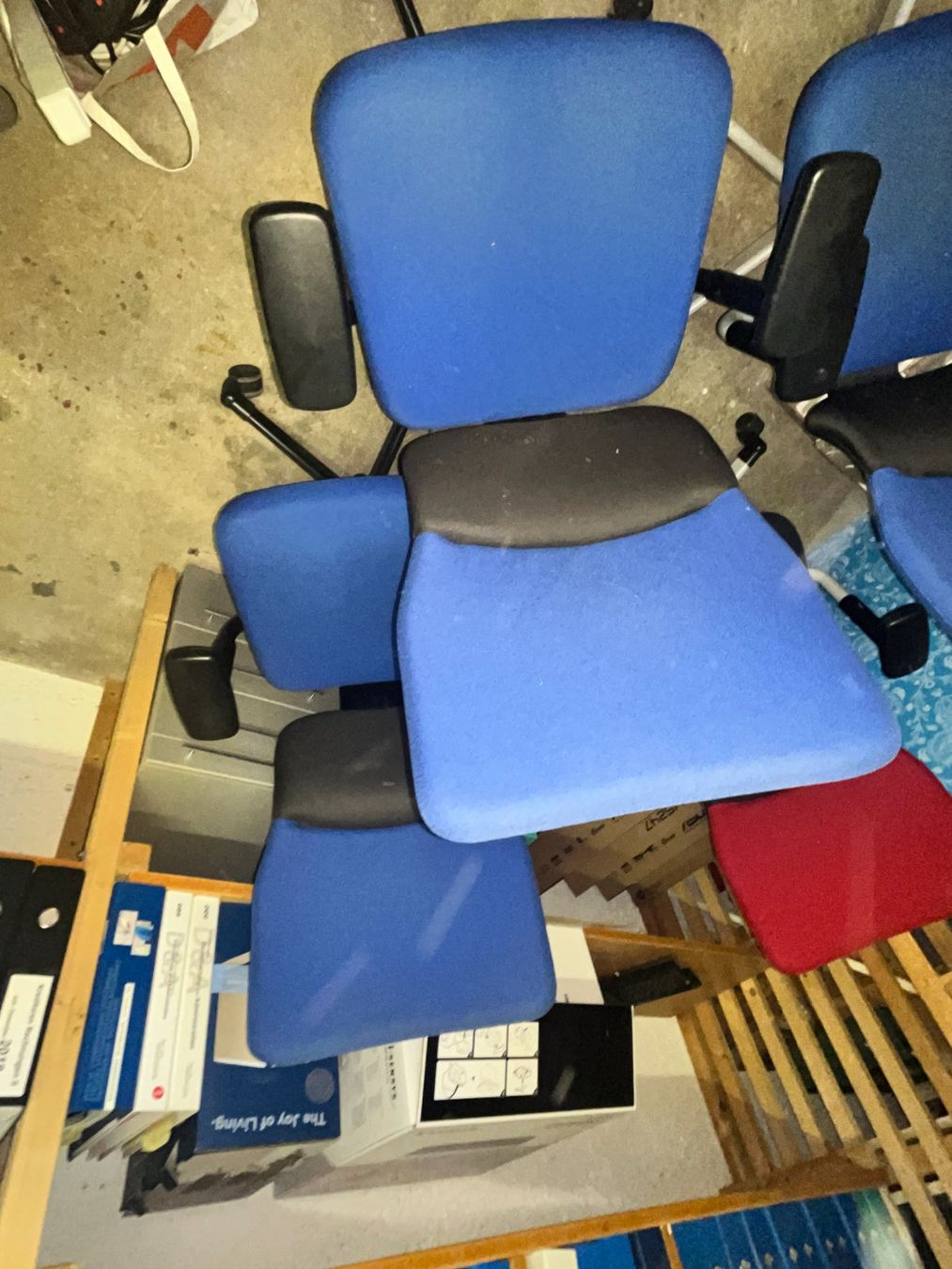 Sedie: 4 alte Bürostühle Lets-B – Difettoso da Bern venduto da myrona 2