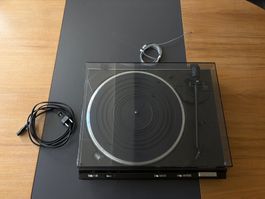 Plattenspieler Technics SL-BD3D mit Platten