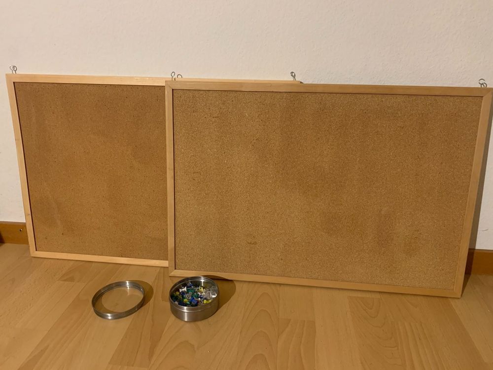 2x Pinwand mit Pins (Gebraucht) in Steinmaur für CHF 1 – nur Abholung ...