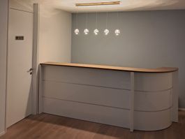 hochwertige Empfangs-Theke