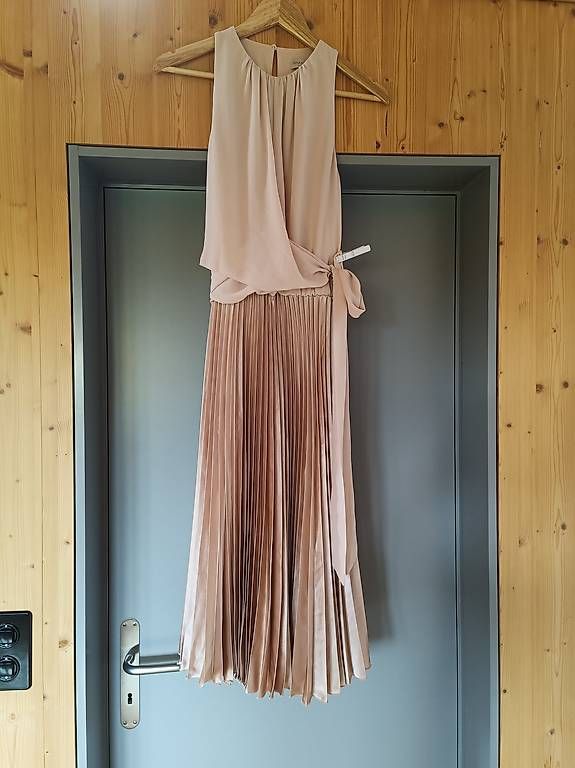 Kleider: Wunderschönes Festkleid, Abendkleid – Gebraucht aus Bütschwil von bloc