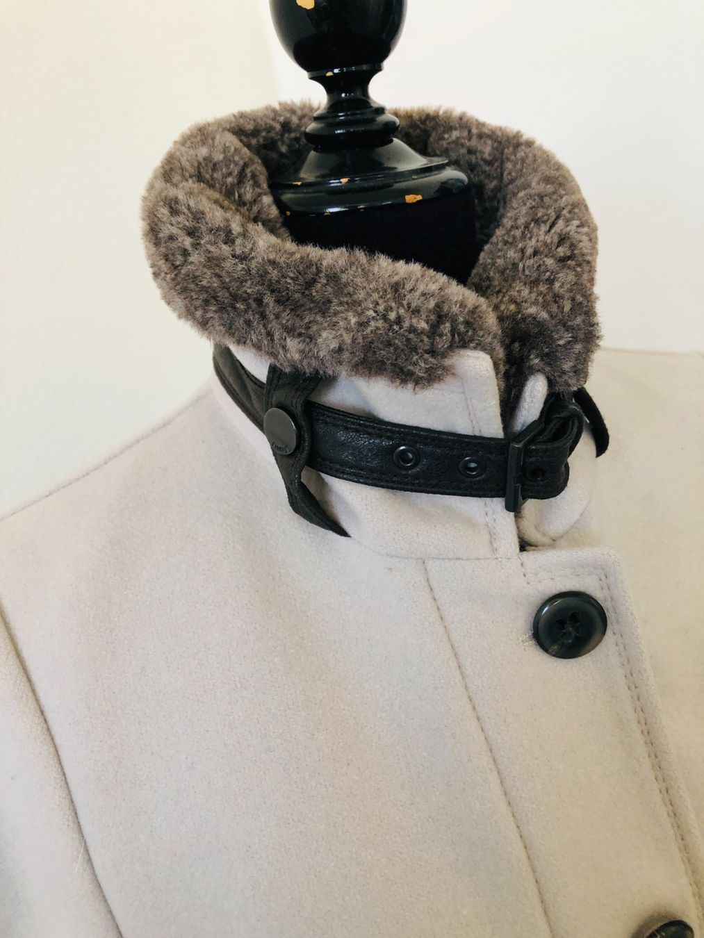 Cinque Mäntel: Schicker Wintermantel beige Gr. 36 Fellkragen – Neu (gemäss Beschreibung) aus Arlesheim von OmnIa55 2