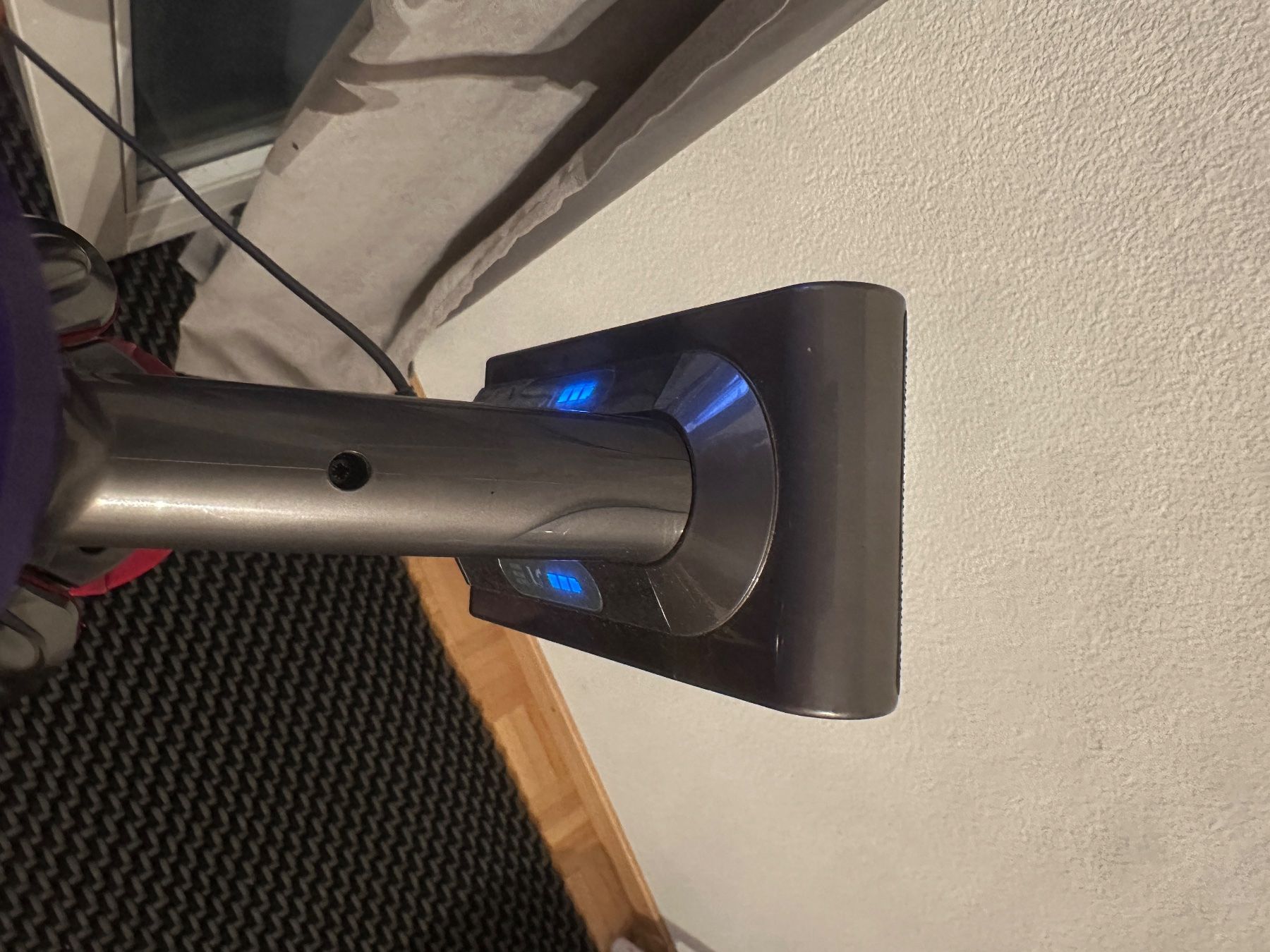 Dyson Aspirapolveri & Accessori: Dyson Cyclone V10 cordless vacuum cleaner – Usato da Adliswil venduto da krocan700 2