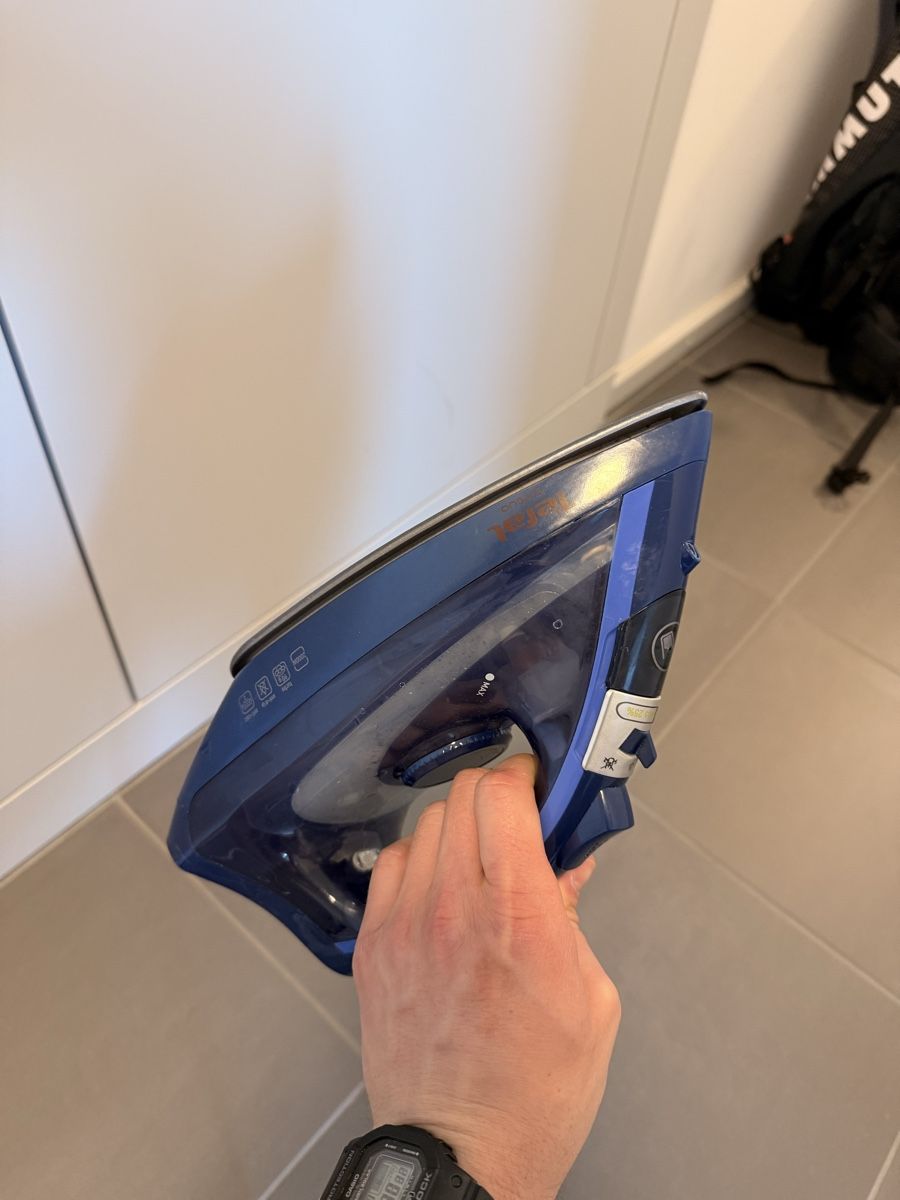 Tefal Ferri da stiro: Tefal Virtuo Steam Iron – Usato da Zürich venduto da iosifache