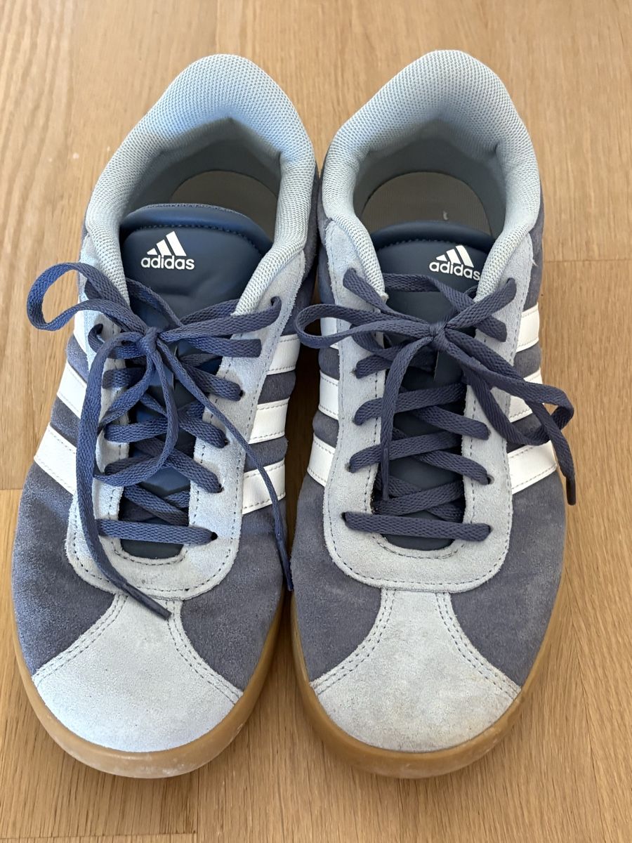 Adidas Damenschuhe: Adidas Schuhe  – Gebraucht aus Küttigen von Lexan